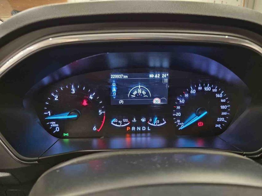 Ford Focus Turnier 1.5 EB Titanium NAVI KLIMAAUT LED SHZ PDC 7