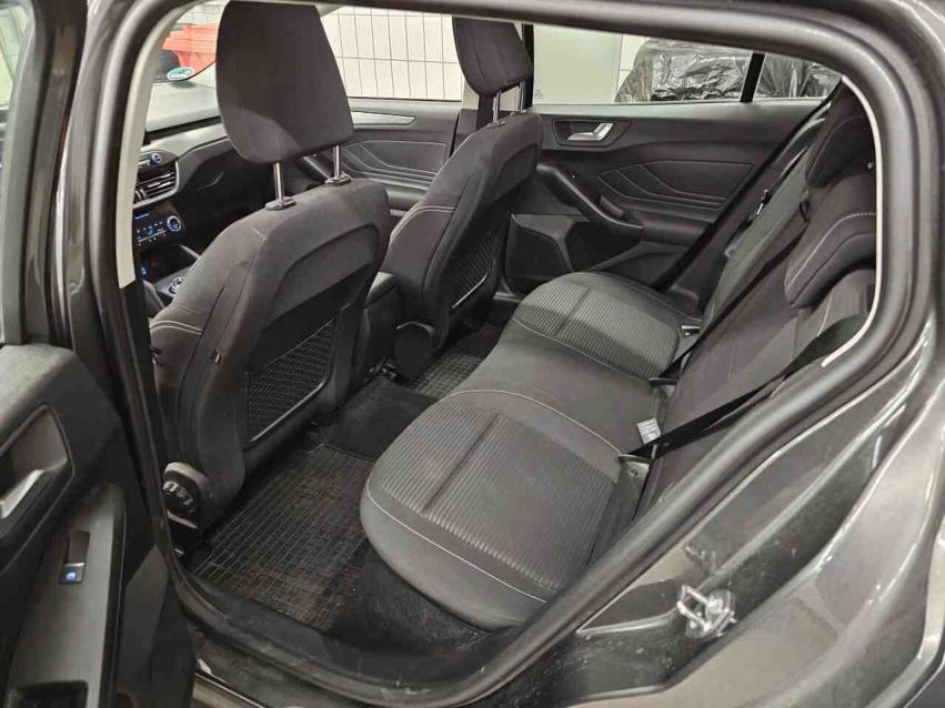 Ford Focus Turnier 1.5 EB Titanium NAVI KLIMAAUT LED SHZ PDC 6
