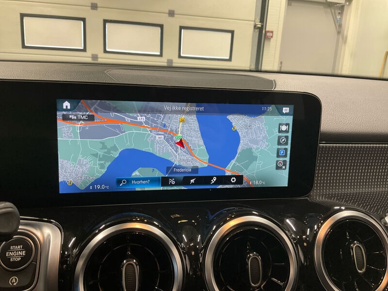 Mercedes-Benz GLB 200 d Progressive T-Leder Navi LED 8
