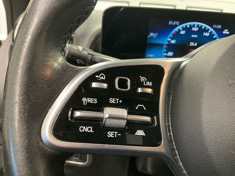 Mercedes-Benz GLB 200 d Progressive T-Leder Navi LED 10