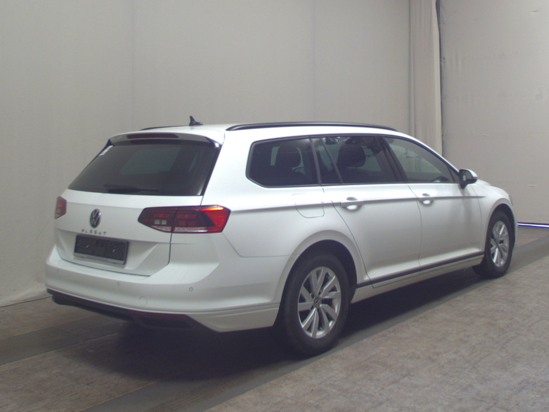 Volkswagen Passat Var. 2.0 TDI Navi LED PDC BT 4