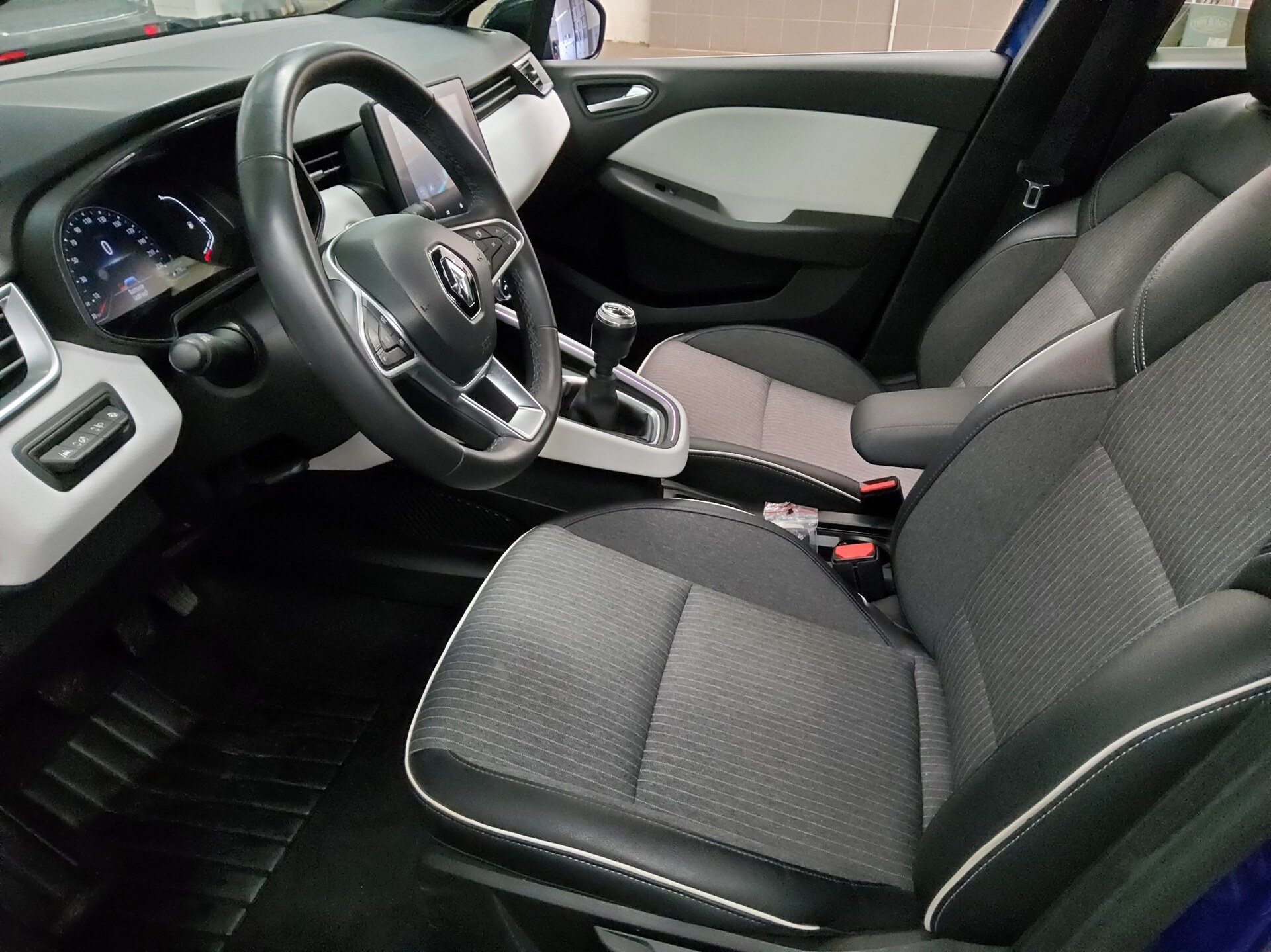 Renault Clio 1.0 T-Leder Navi PDC LED RfK 9