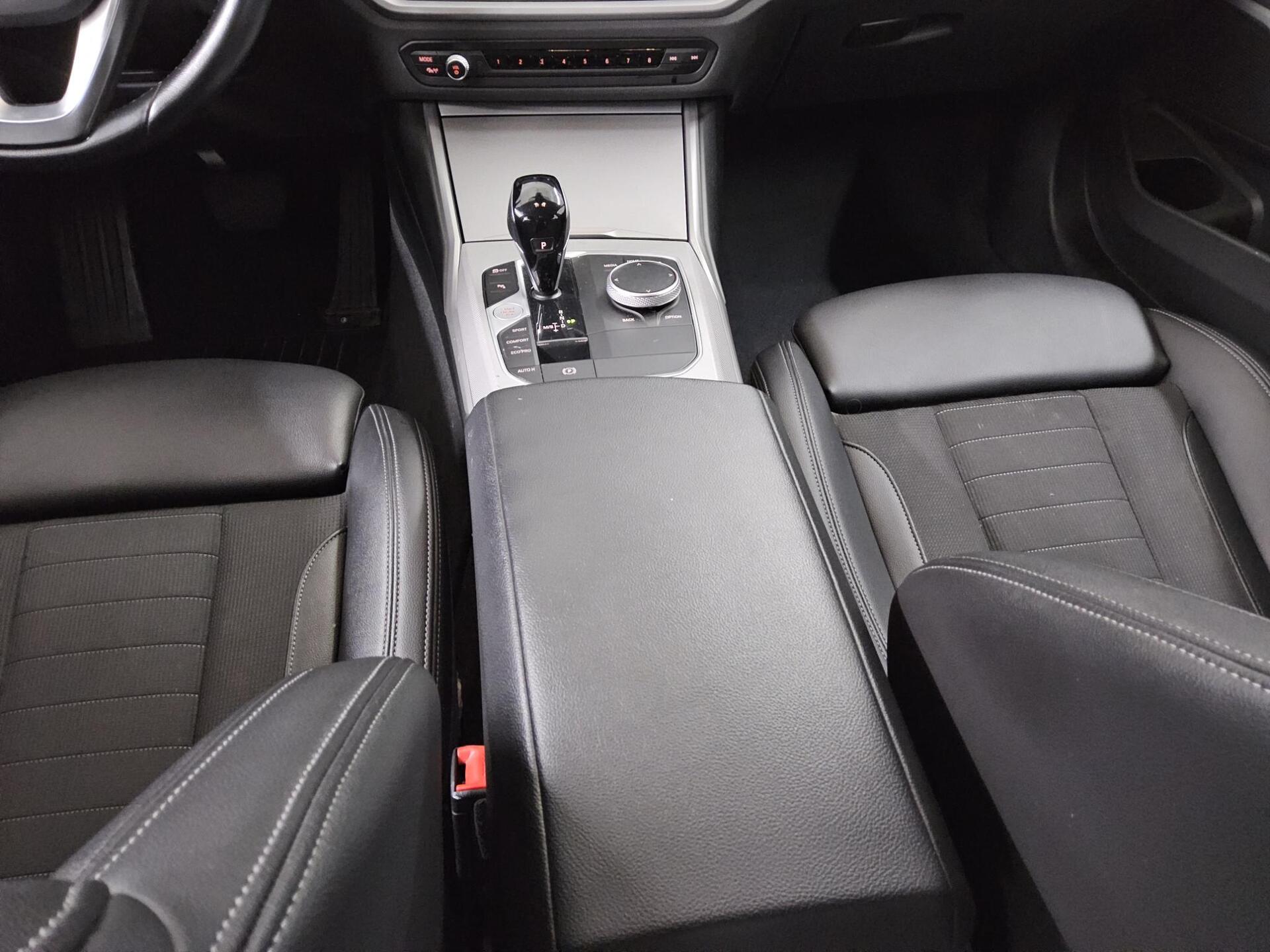 BMW 320dA Navi LED Shz LCPro. HiFi Leder 6