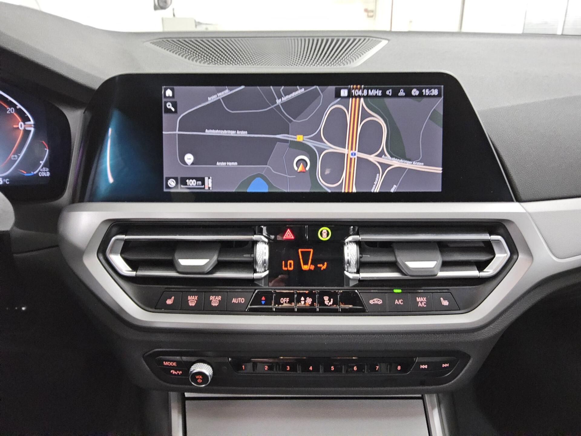 BMW 320dA Navi LED Shz LCPro. HiFi Leder 7