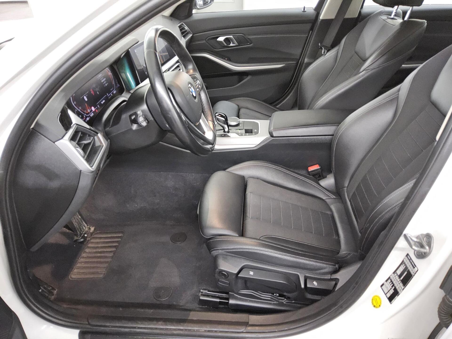 BMW 320dA Navi LED Shz LCPro. HiFi Leder 9
