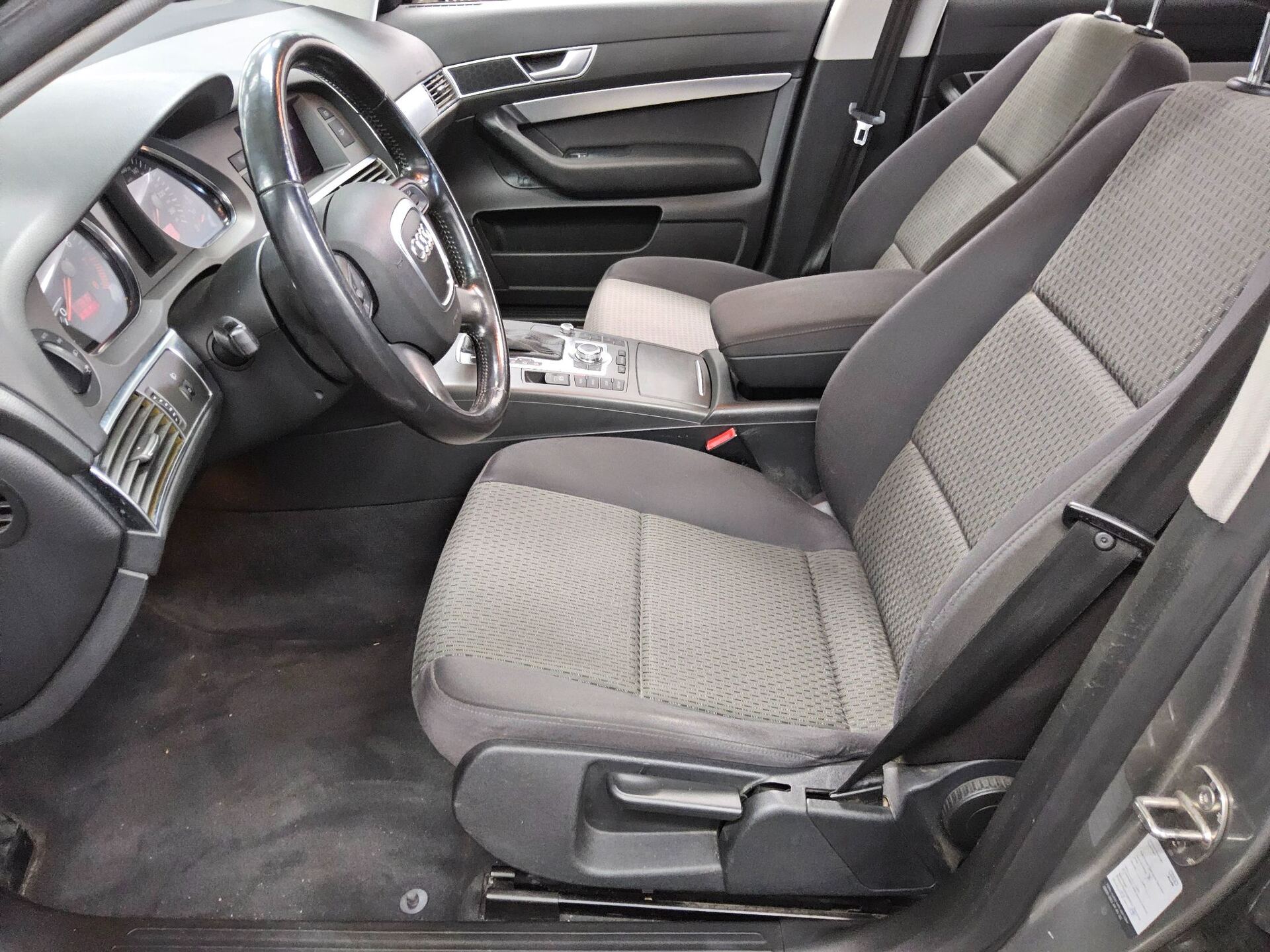 Audi A6 Avant 3.2 Quattro Navi GSD PDC 8