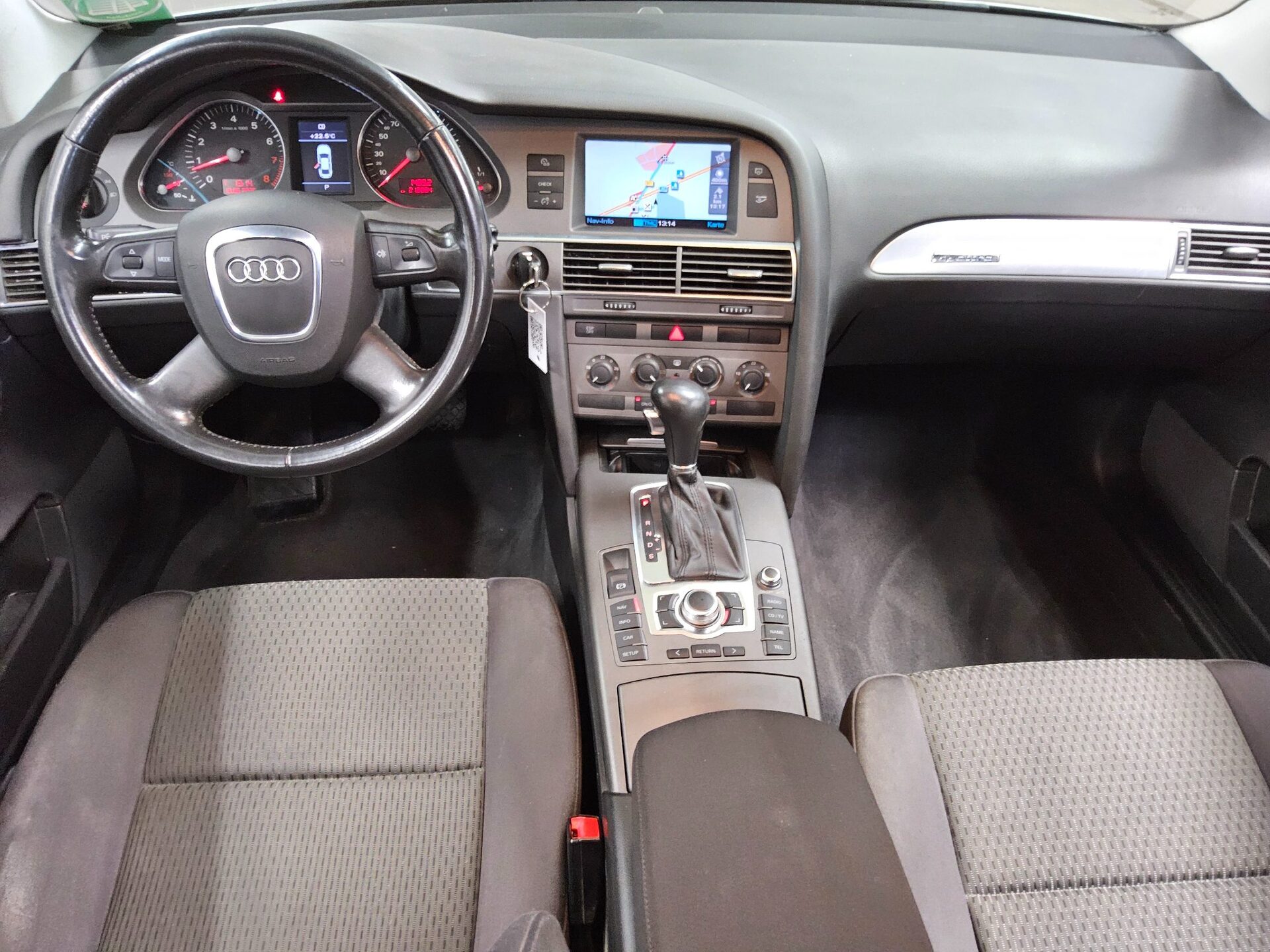 Audi A6 Avant 3.2 Quattro Navi GSD PDC 5