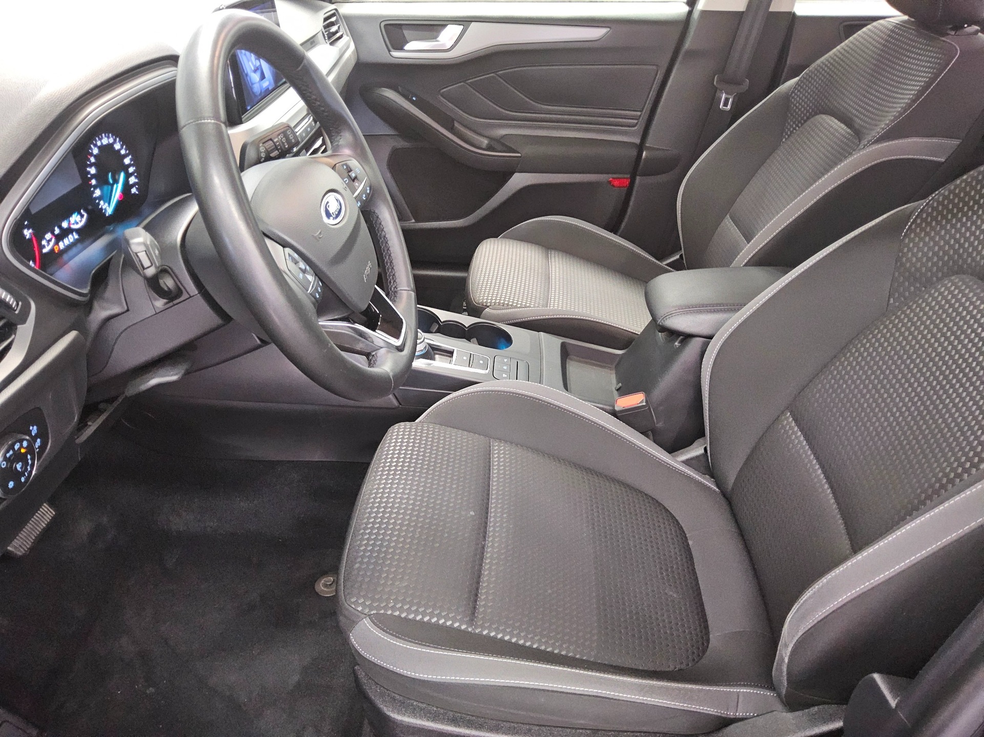 Ford Focus Turnier 1.5 EB Cool&Connect Navi LED 8