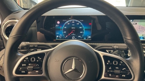 Mercedes-Benz A 200 d Style Navi MBUX Pano Leder Dist 5
