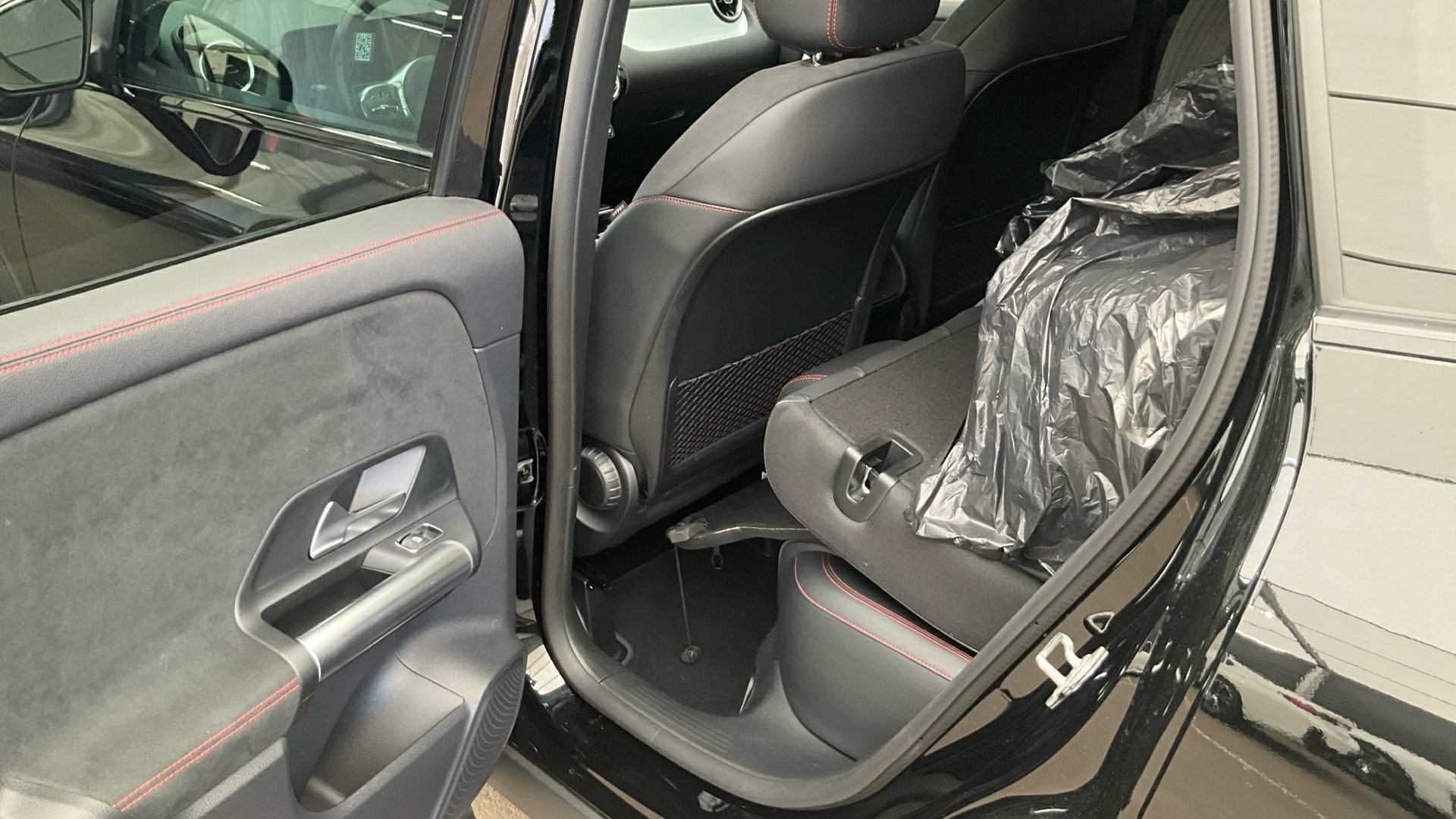 Mercedes-Benz GLA 200 d AMG-Line NAVI KLIMAAUT SHZ PDC LED 7