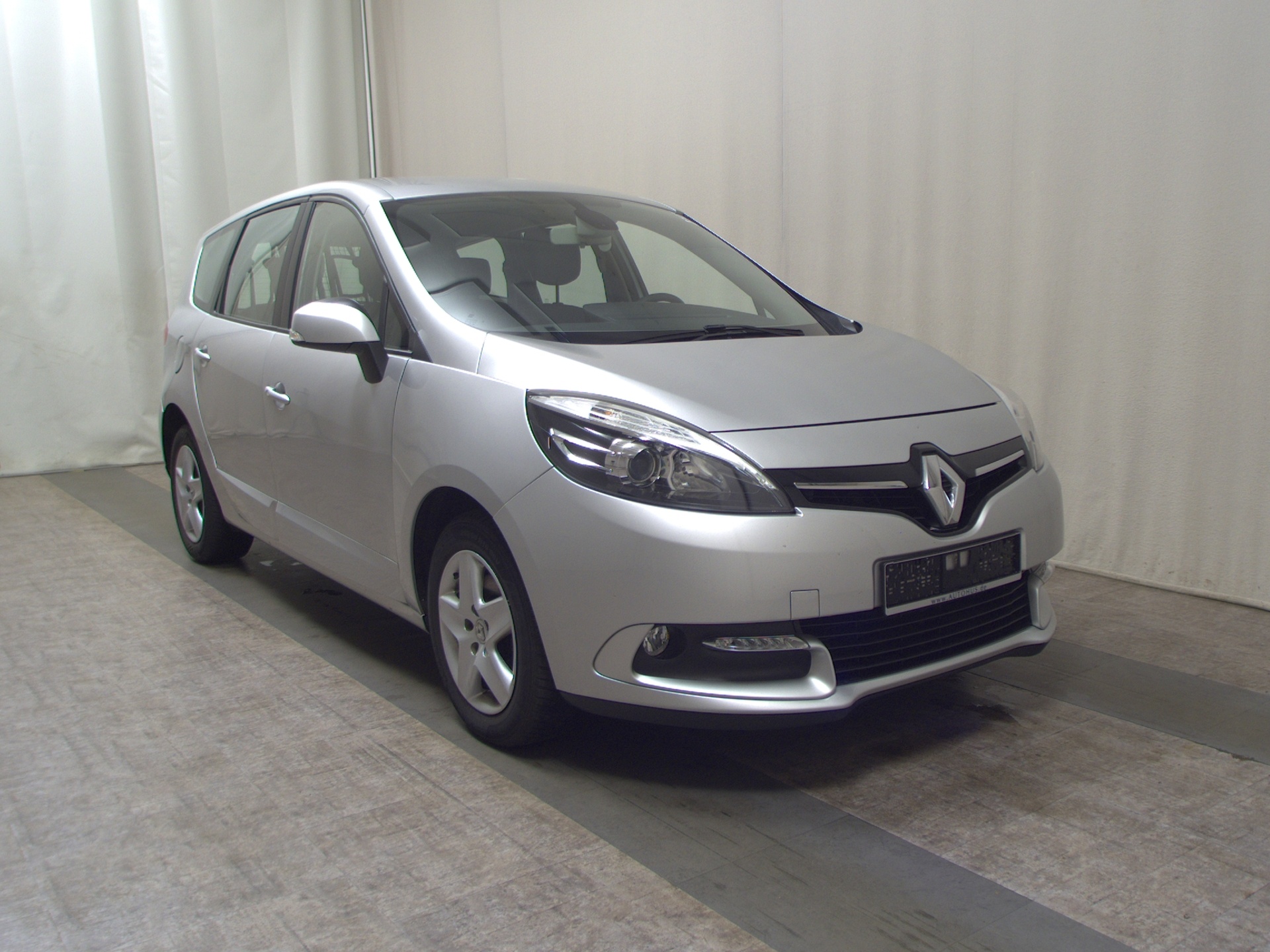 Renault Scenic 1.5 dCi Expression Navi AHK HU 06/28 3