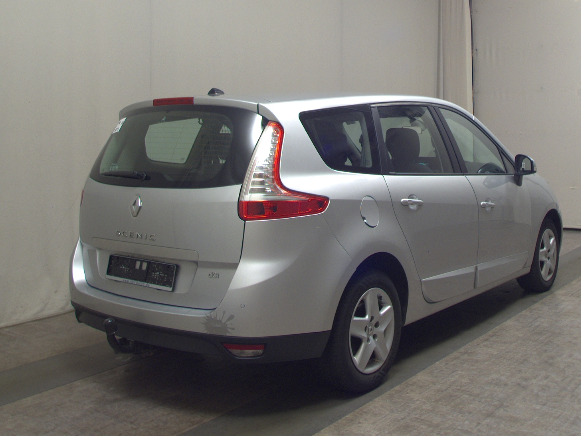 Renault Scenic 1.5 dCi Expression Navi AHK HU 06/28 4