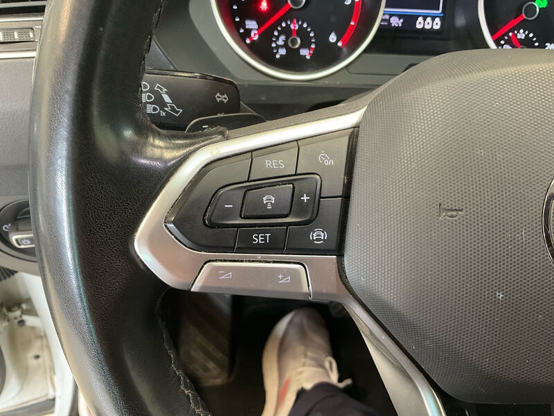 Volkswagen Tiguan 2.0 TDI Life NAVI CARPLAY ANDROID KLIMAAUT SHZ 10
