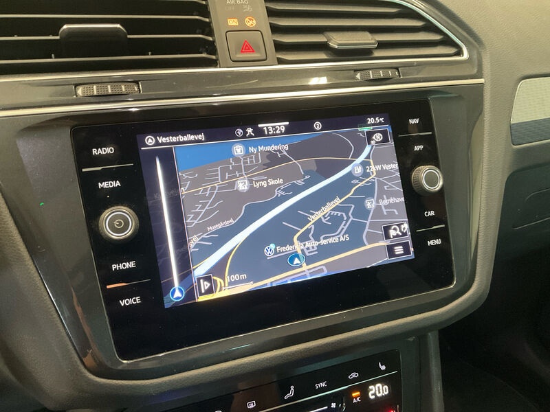 Volkswagen Tiguan 2.0 TDI Life NAVI CARPLAY ANDROID KLIMAAUT SHZ 8