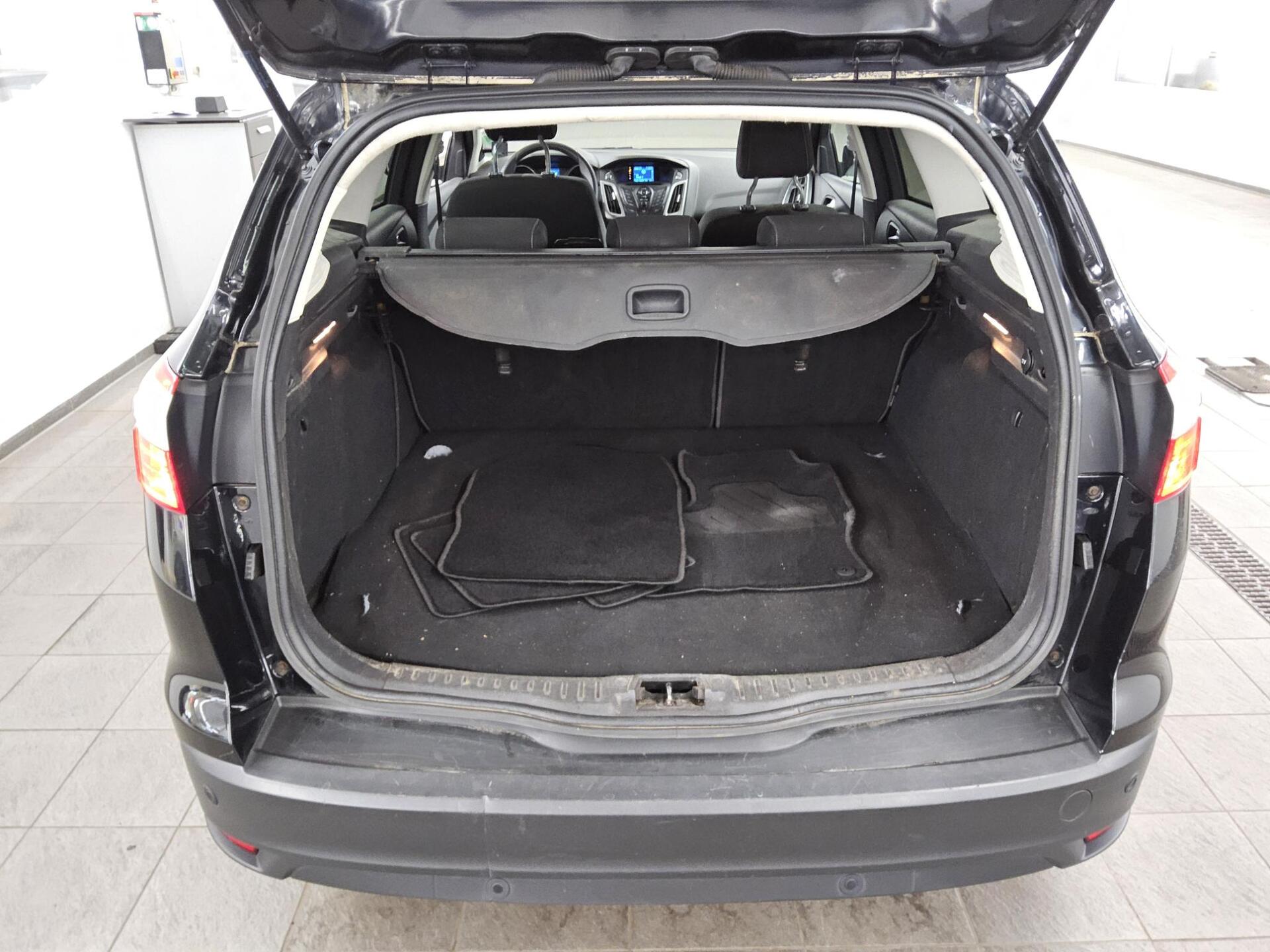 Ford Focus Turnier 1.6 TI-VCT Trend PDC Klima 11
