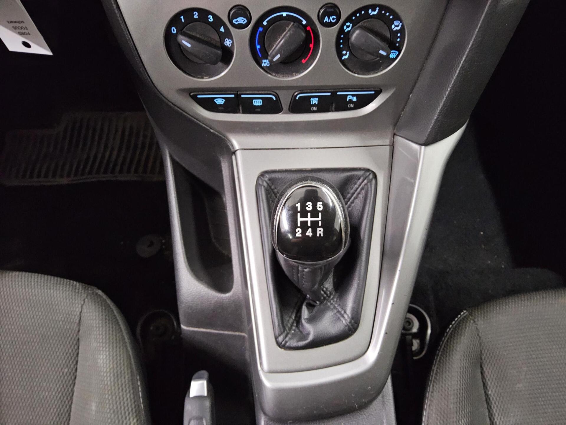 Ford Focus Turnier 1.6 TI-VCT Trend PDC Klima 6
