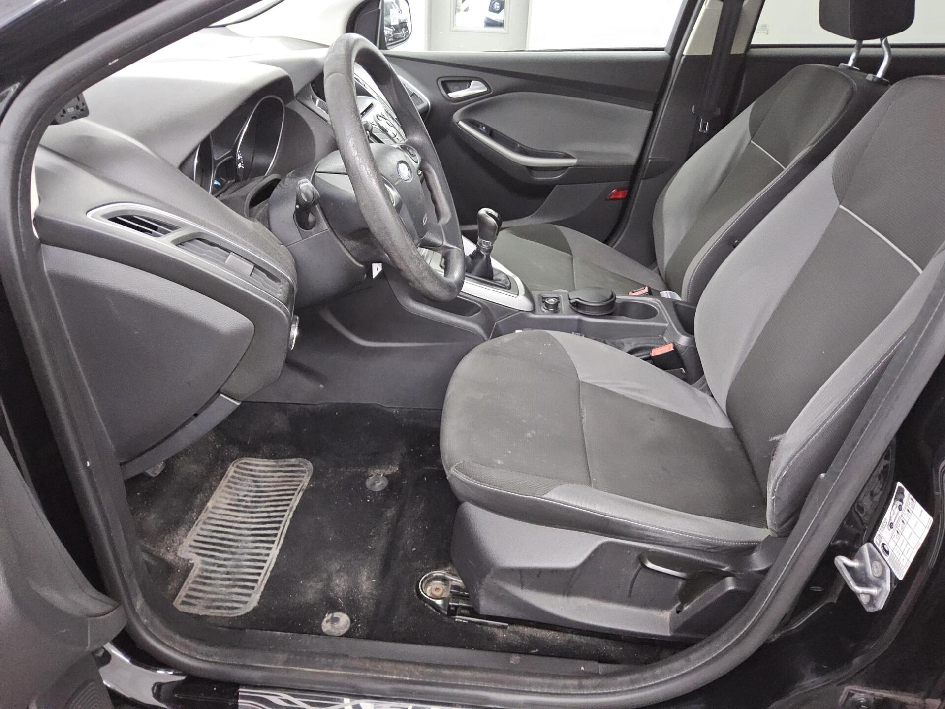 Ford Focus Turnier 1.6 TI-VCT Trend PDC Klima 8