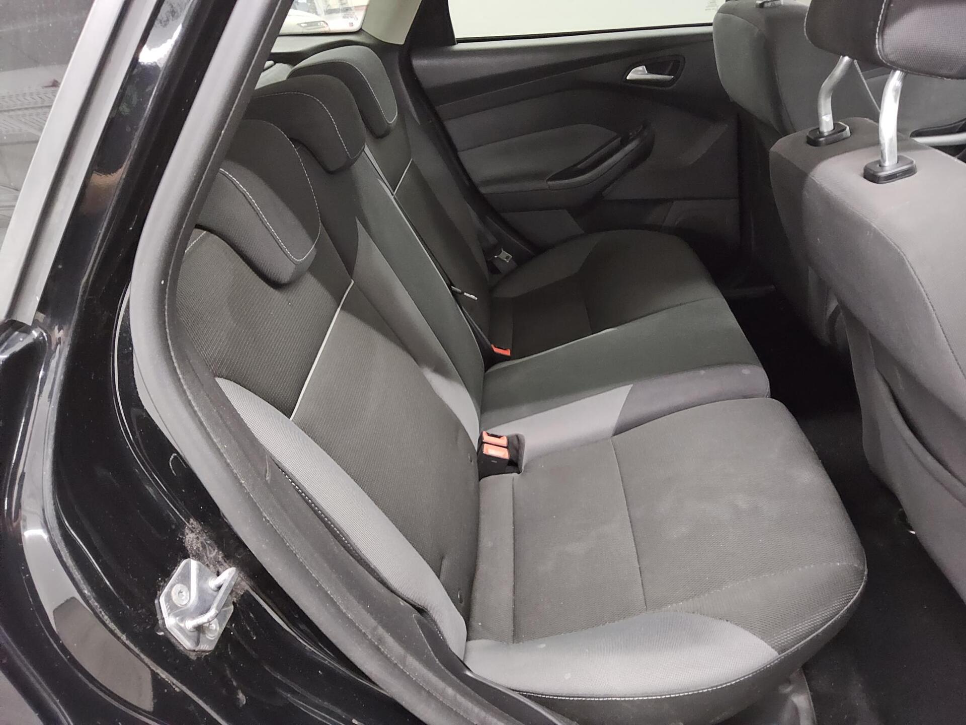 Ford Focus Turnier 1.6 TI-VCT Trend PDC Klima 13