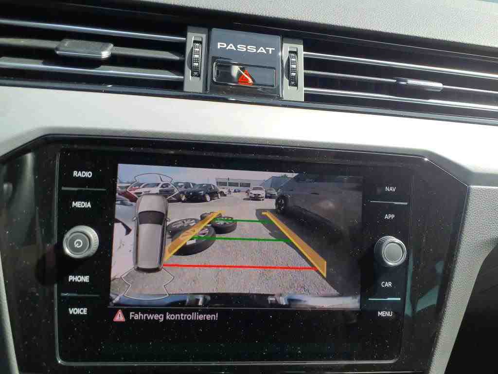 Volkswagen Passat Variant 2.0 TDI Business RFK ACC 9