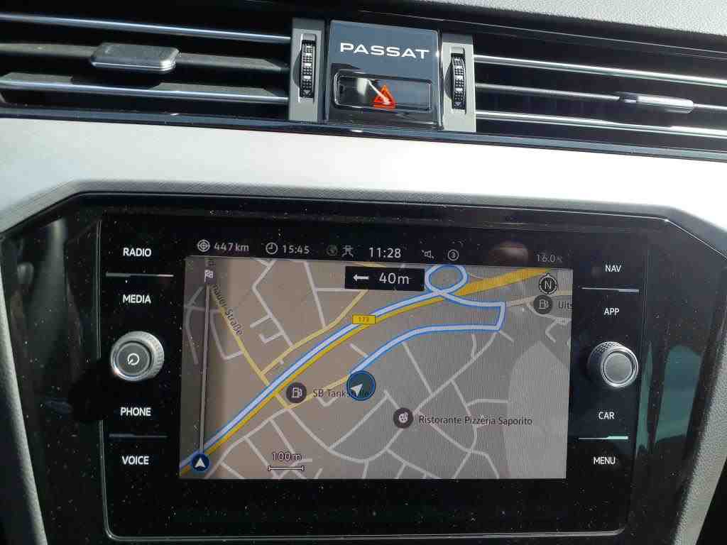 Volkswagen Passat Variant 2.0 TDI Business RFK ACC 10
