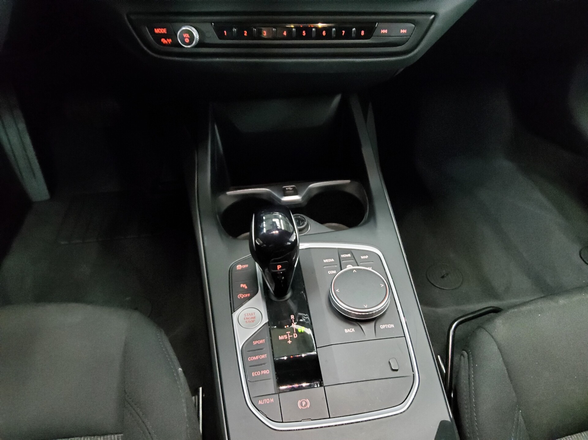 BMW 118iA Advantage Navi LED LC-Pro PDC SHZ 6