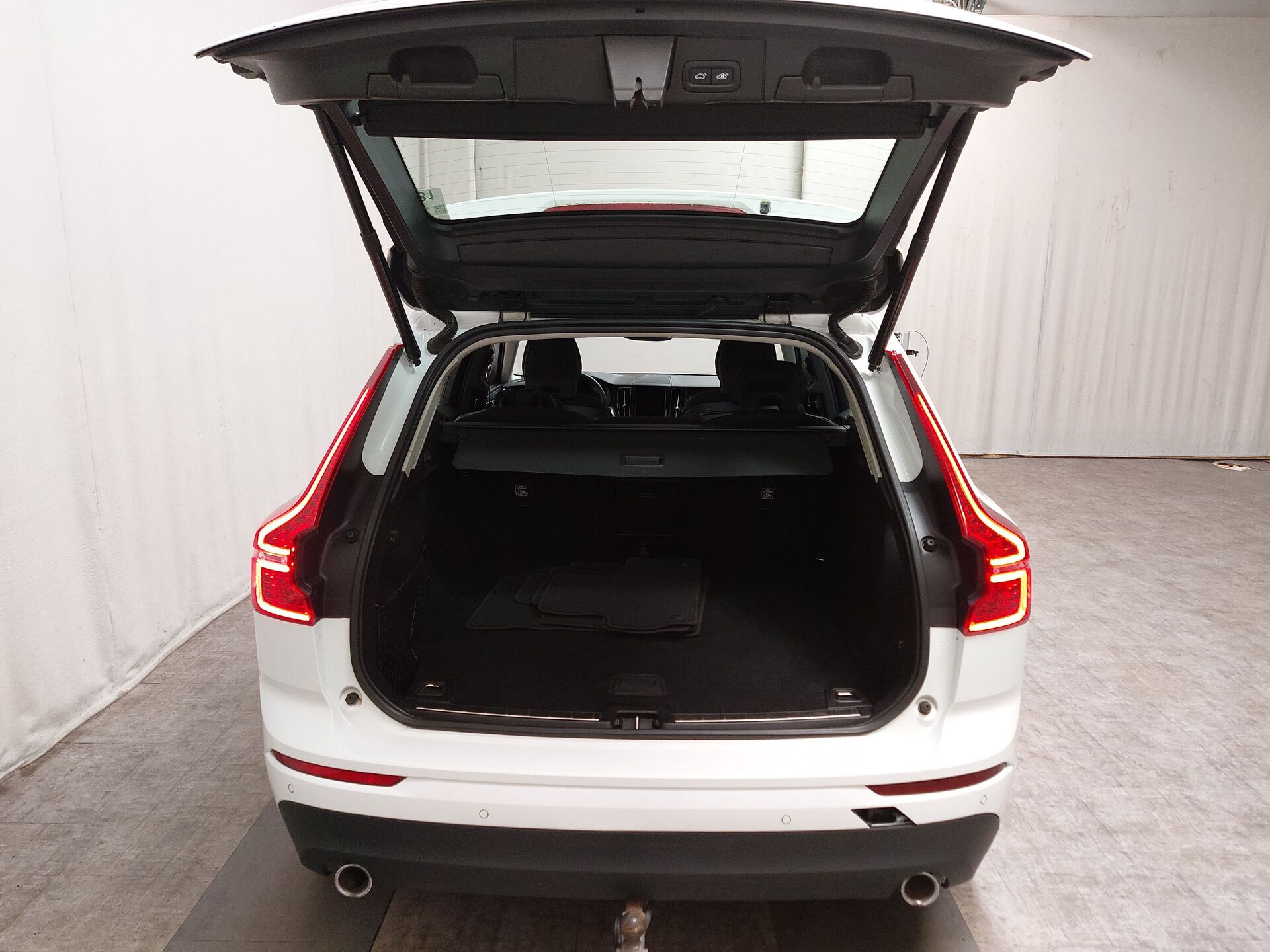 Volvo XC60 B4 Momentum Pro Navi LED H-K RFK AHK 15