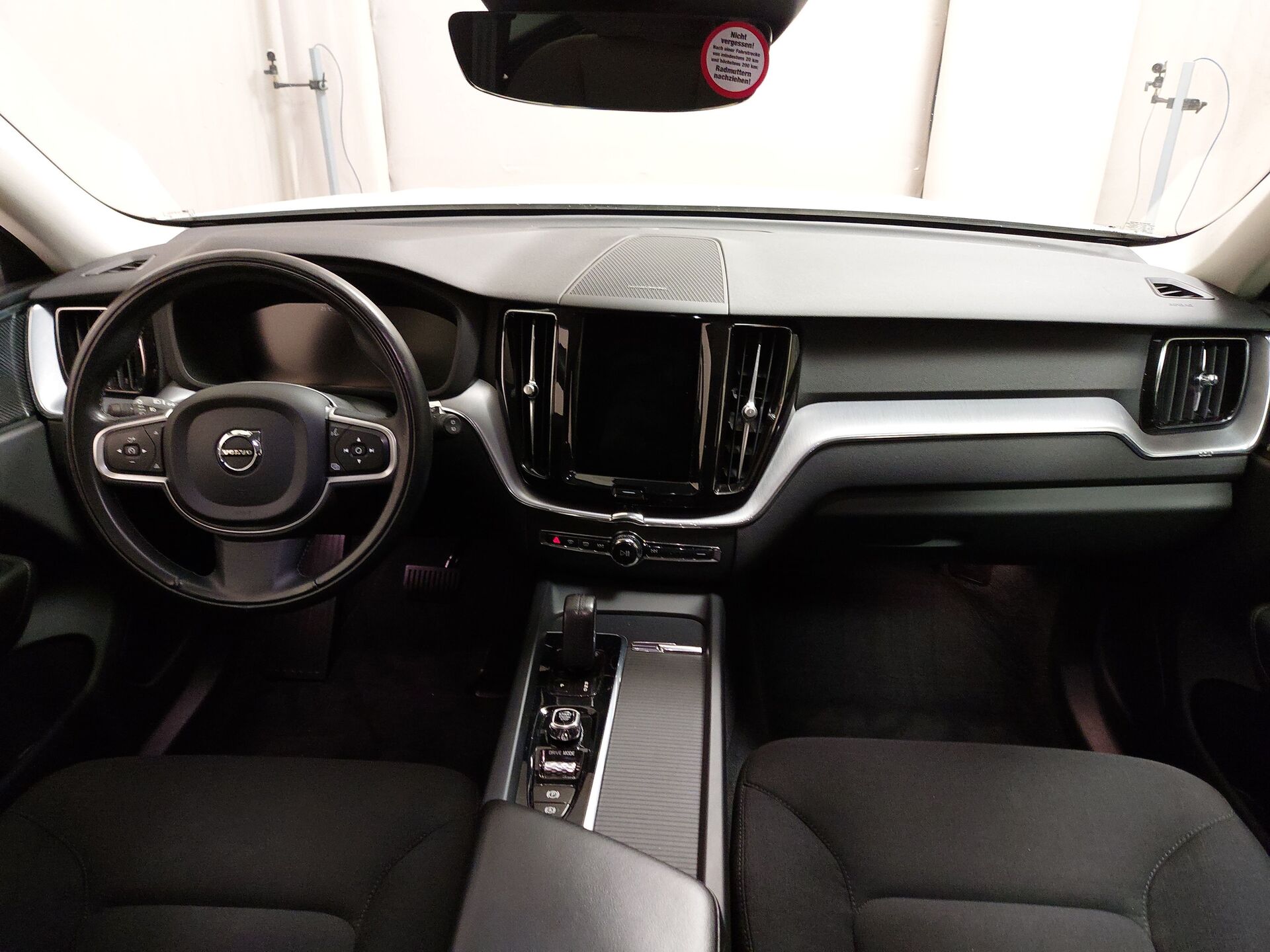 Volvo XC60 B4 Momentum Pro Navi LED H-K RFK AHK 12