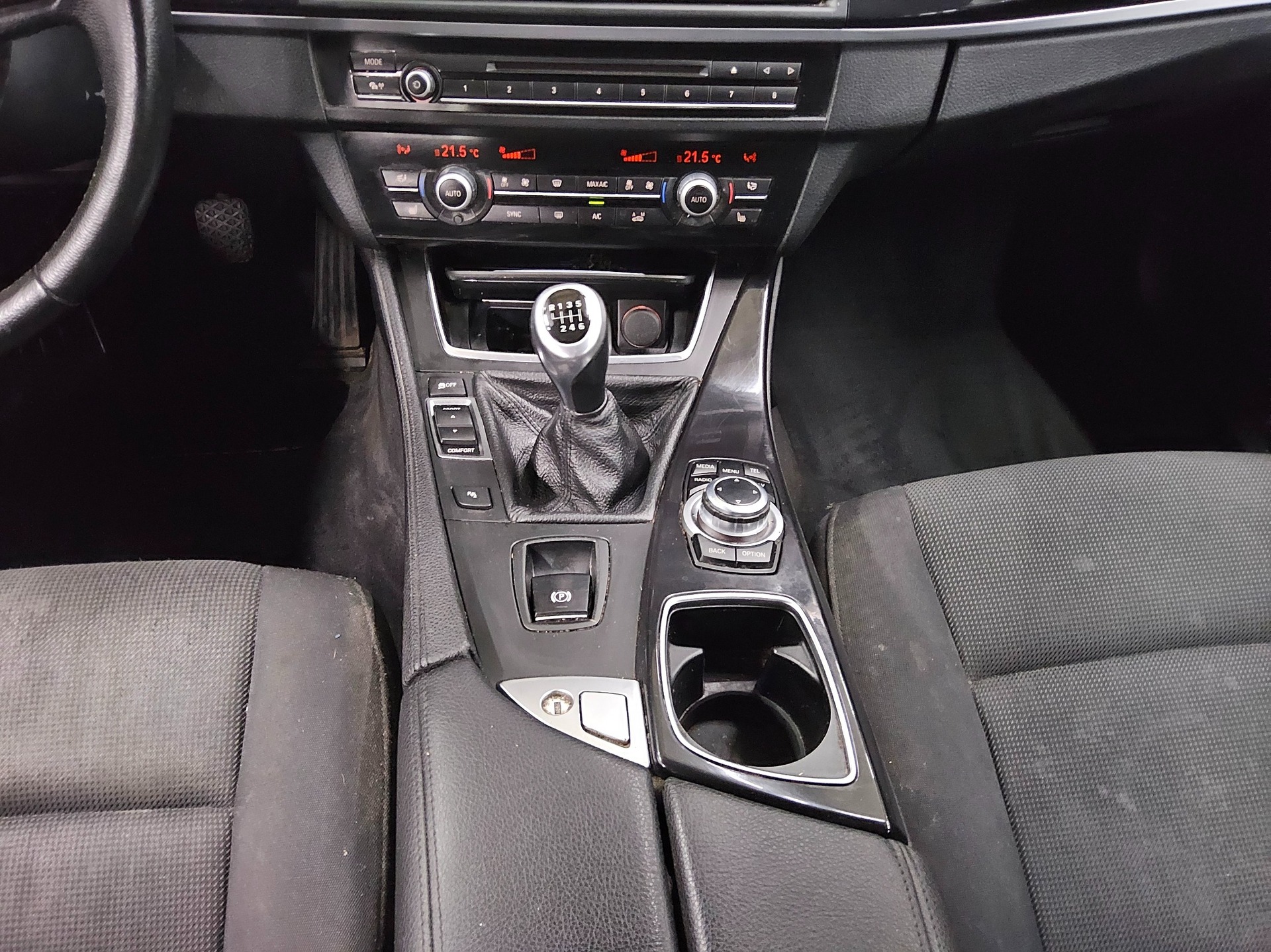 BMW 520d Touring Navi Xenon PDC HiFi SHZ HU 05/27 6