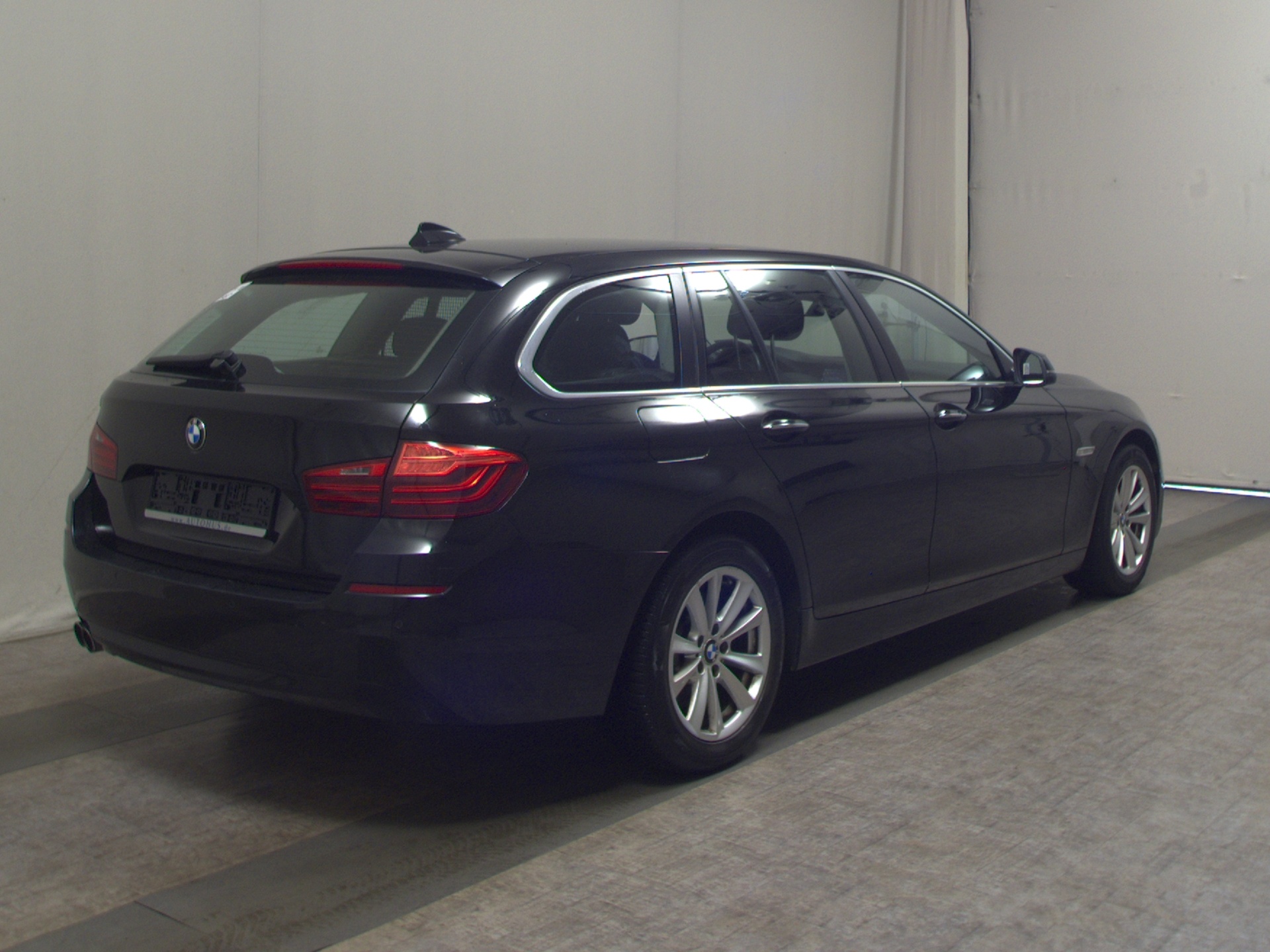 BMW 520d Touring Navi Xenon PDC HiFi SHZ HU 05/27 4