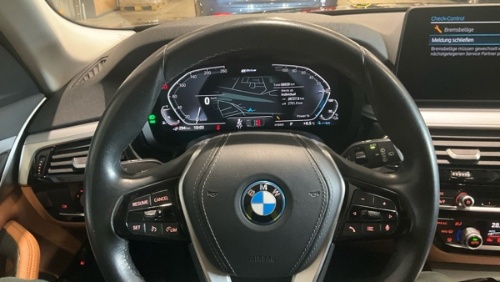 BMW 530e Touring xDr Leder Navi LED LC prof. 8