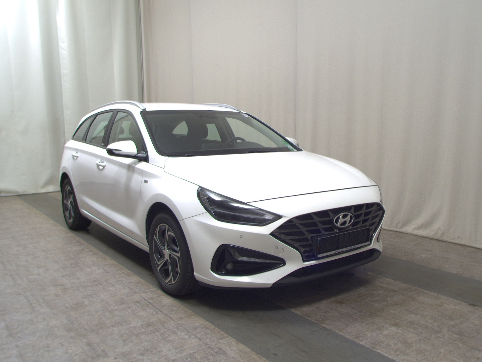 Hyundai i30 1.6 CRDI Trend Navi LED RfK PDC BT Tempomat 3