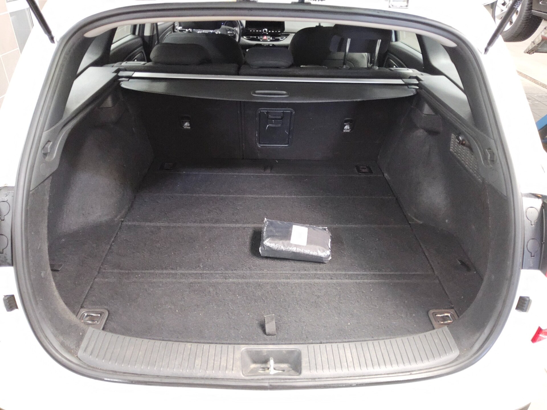 Hyundai i30 1.6 CRDI Trend Navi LED RfK PDC BT Tempomat 11