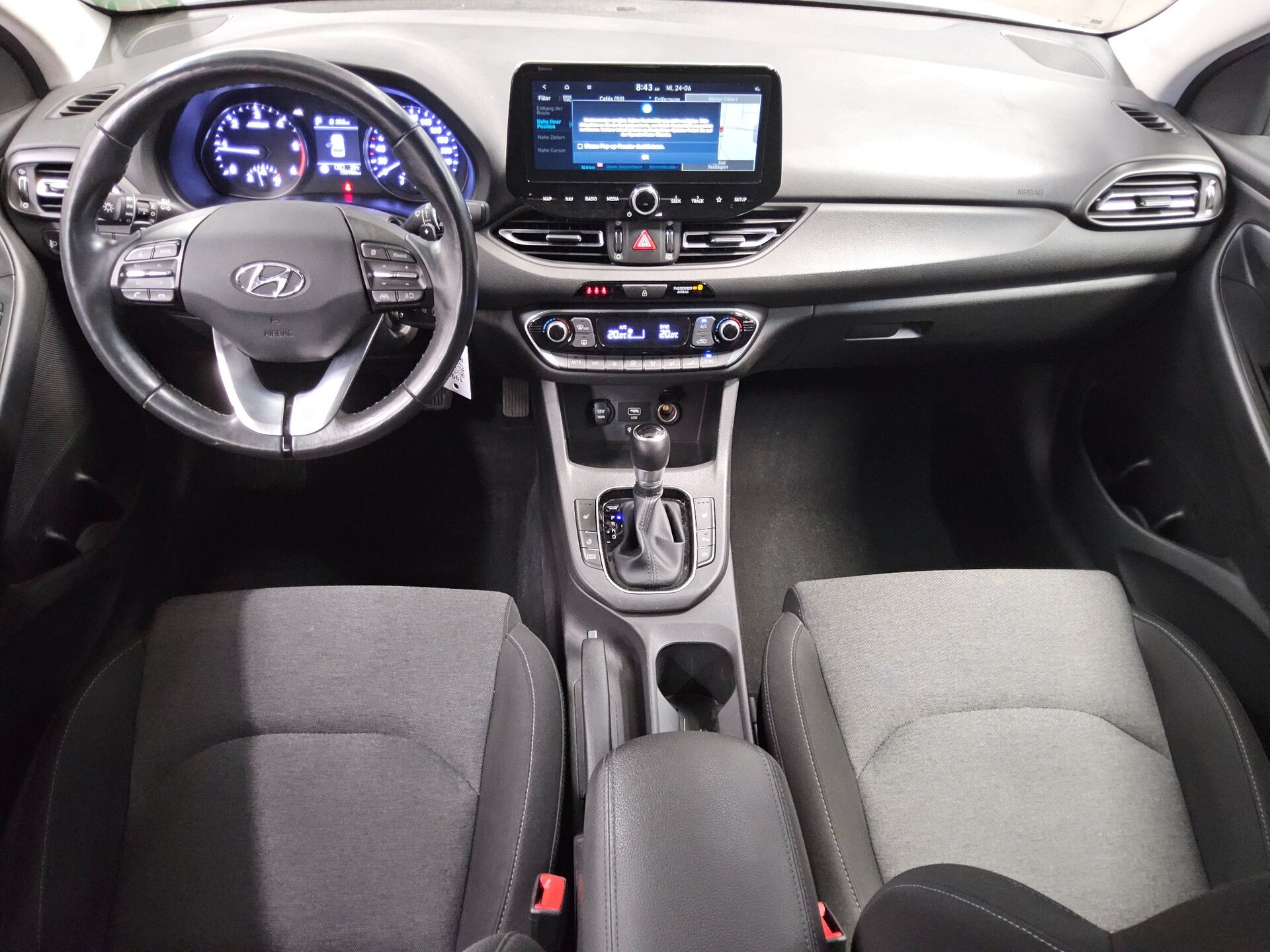 Hyundai i30 1.6 CRDI Trend Navi LED RfK PDC BT Tempomat 5
