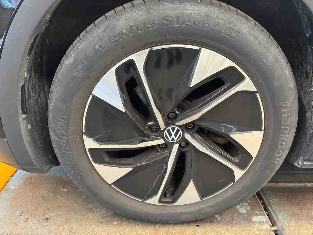 Volkswagen ID.4 NAVI LED SHZ PDC AHK 12