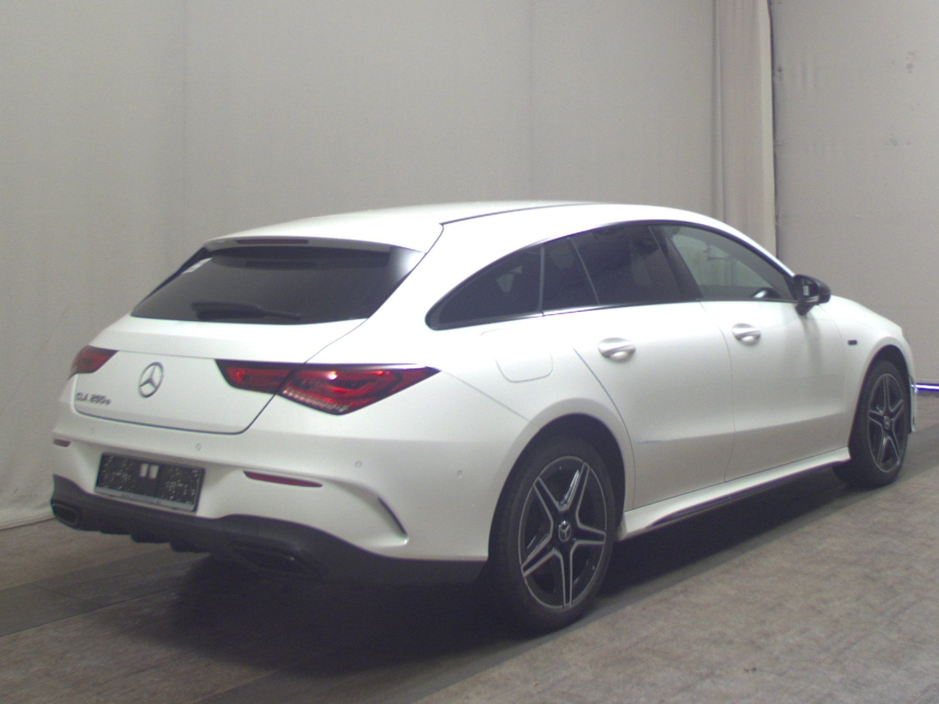 Mercedes-Benz CLA 250 Shooting Brake e AMG-Line Navi LED Night 4