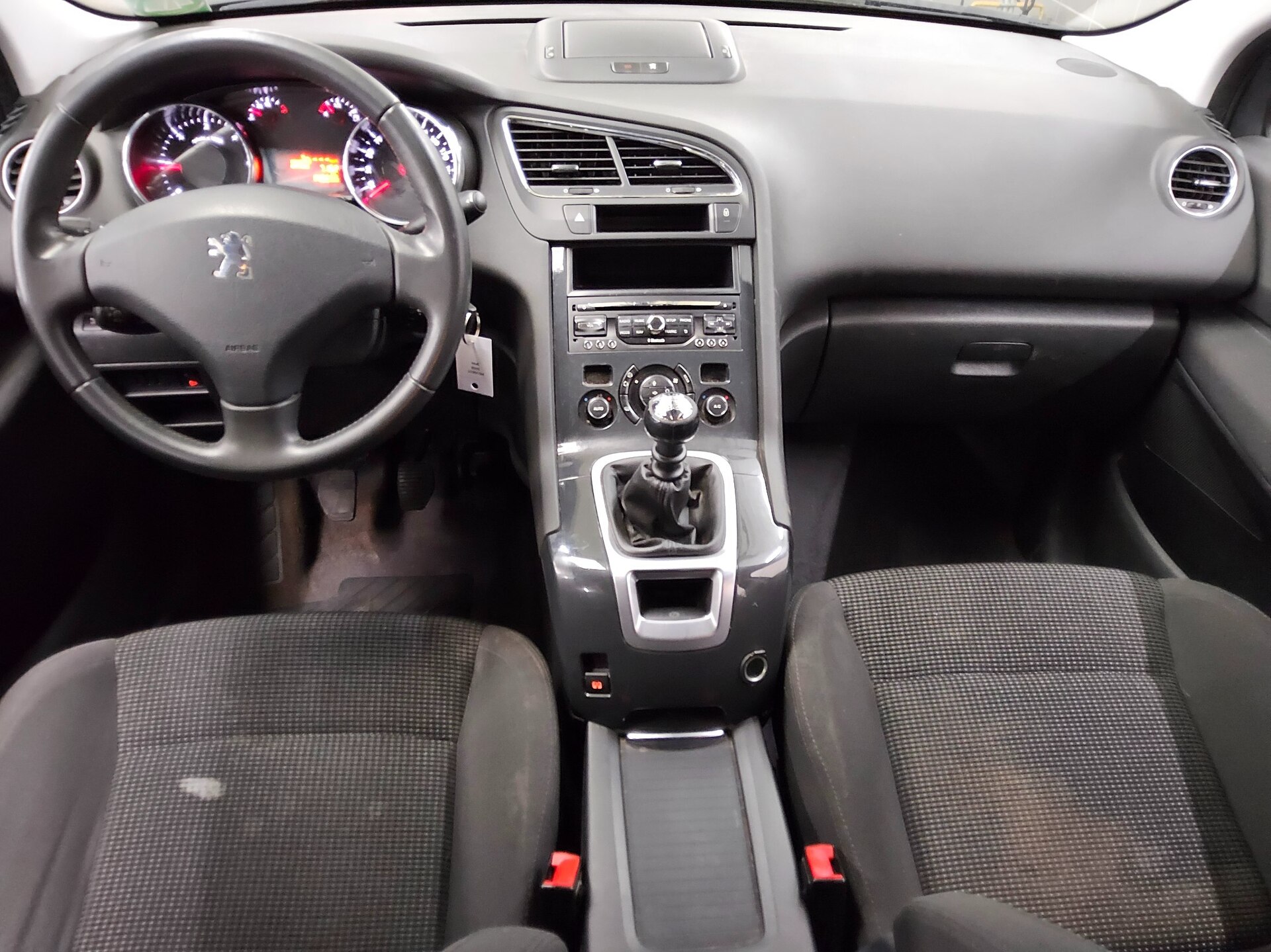 Peugeot 5008 1.6 HDi Active 7-Sitzer Pano AHK 5
