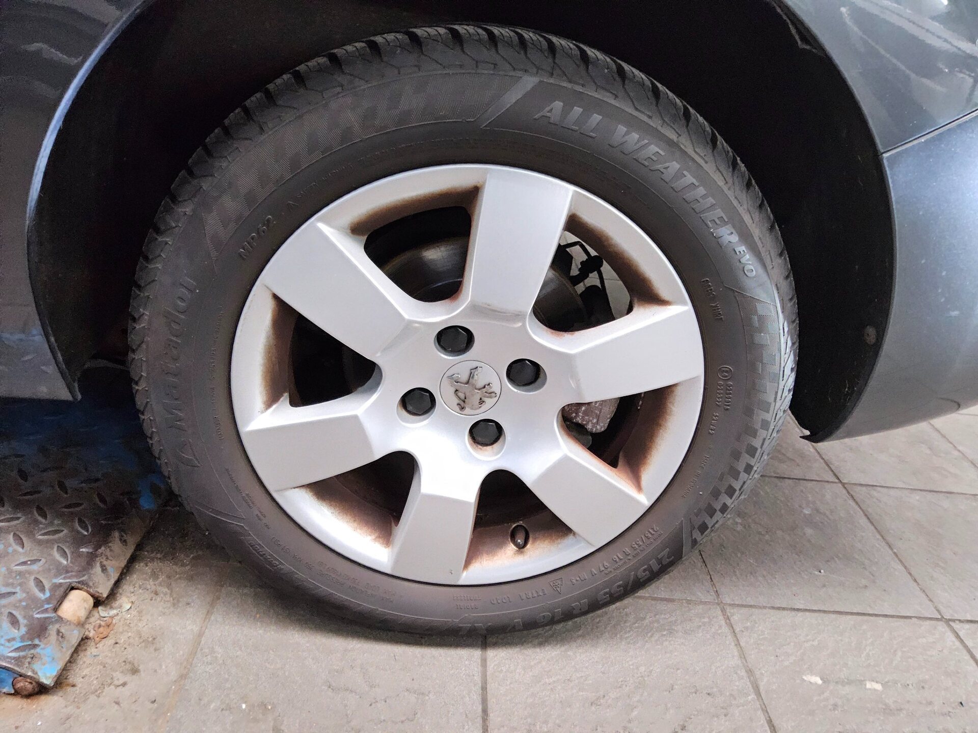 Peugeot 5008 1.6 HDi Active 7-Sitzer Pano AHK 10