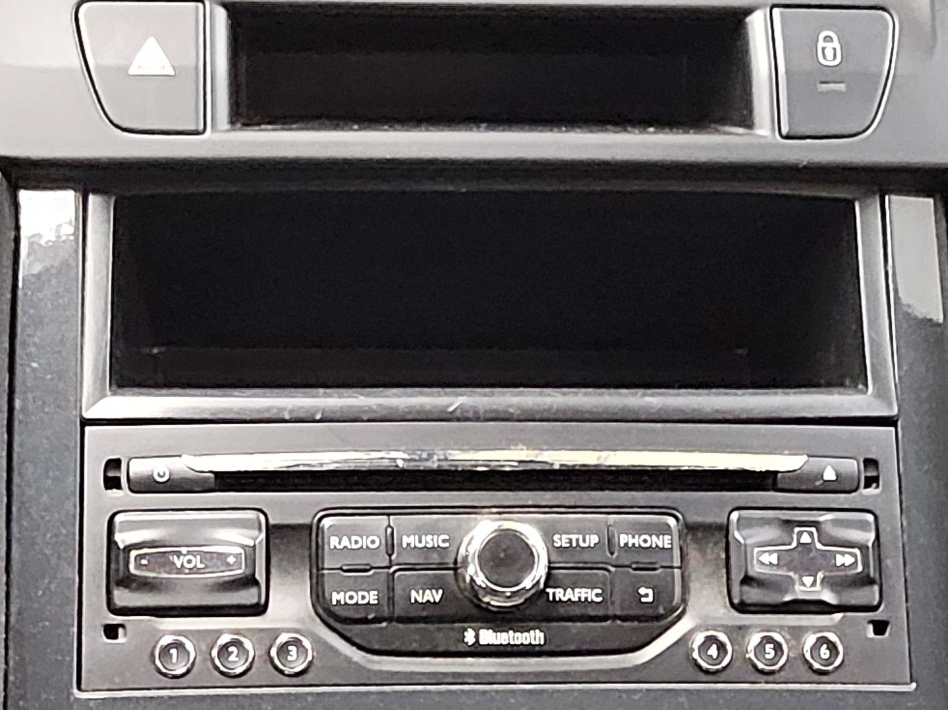 Peugeot 5008 1.6 HDi Active 7-Sitzer Pano AHK 7