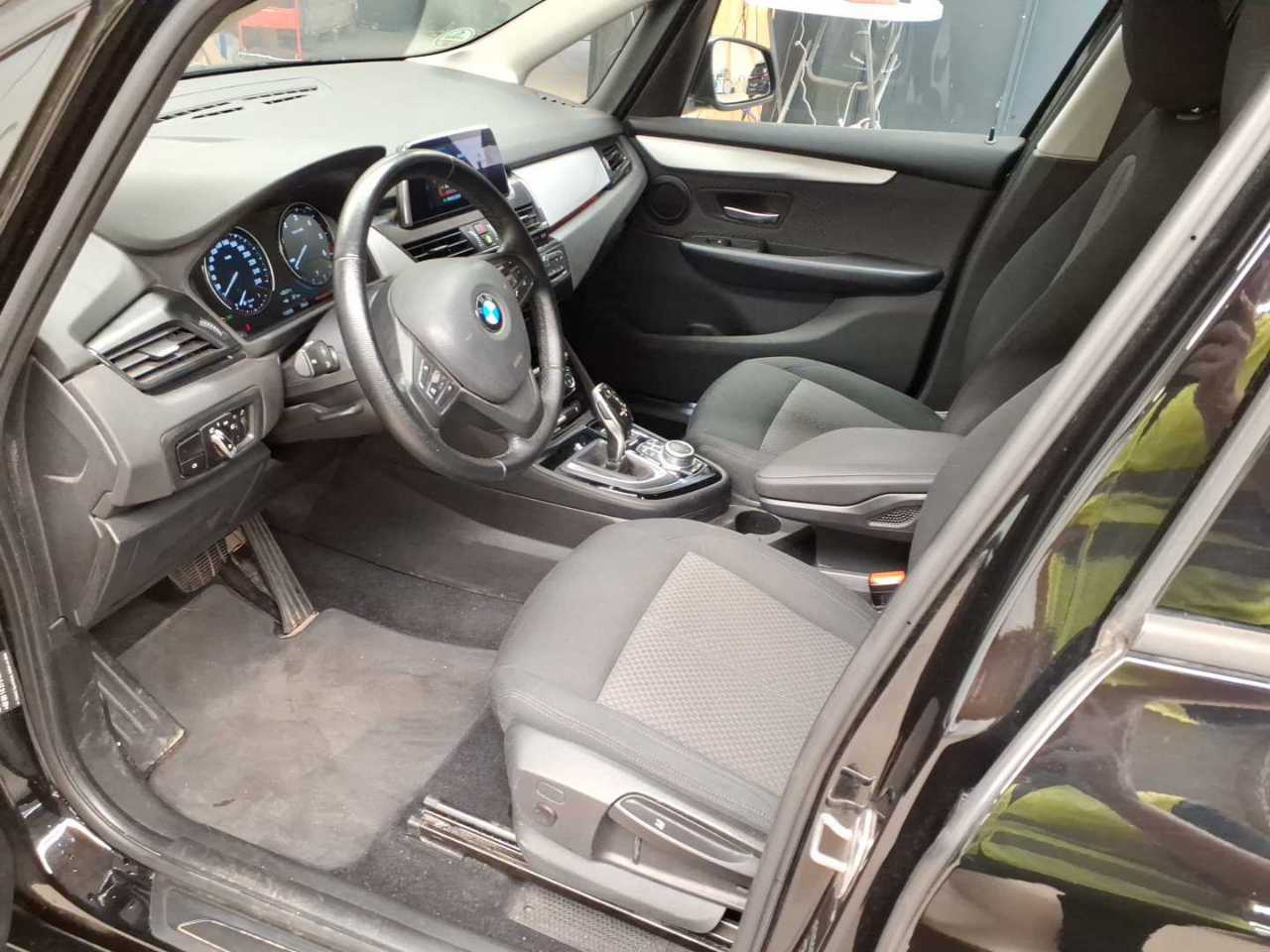BMW 218dA Advantage Navi LED AHK PDC SHZ 8