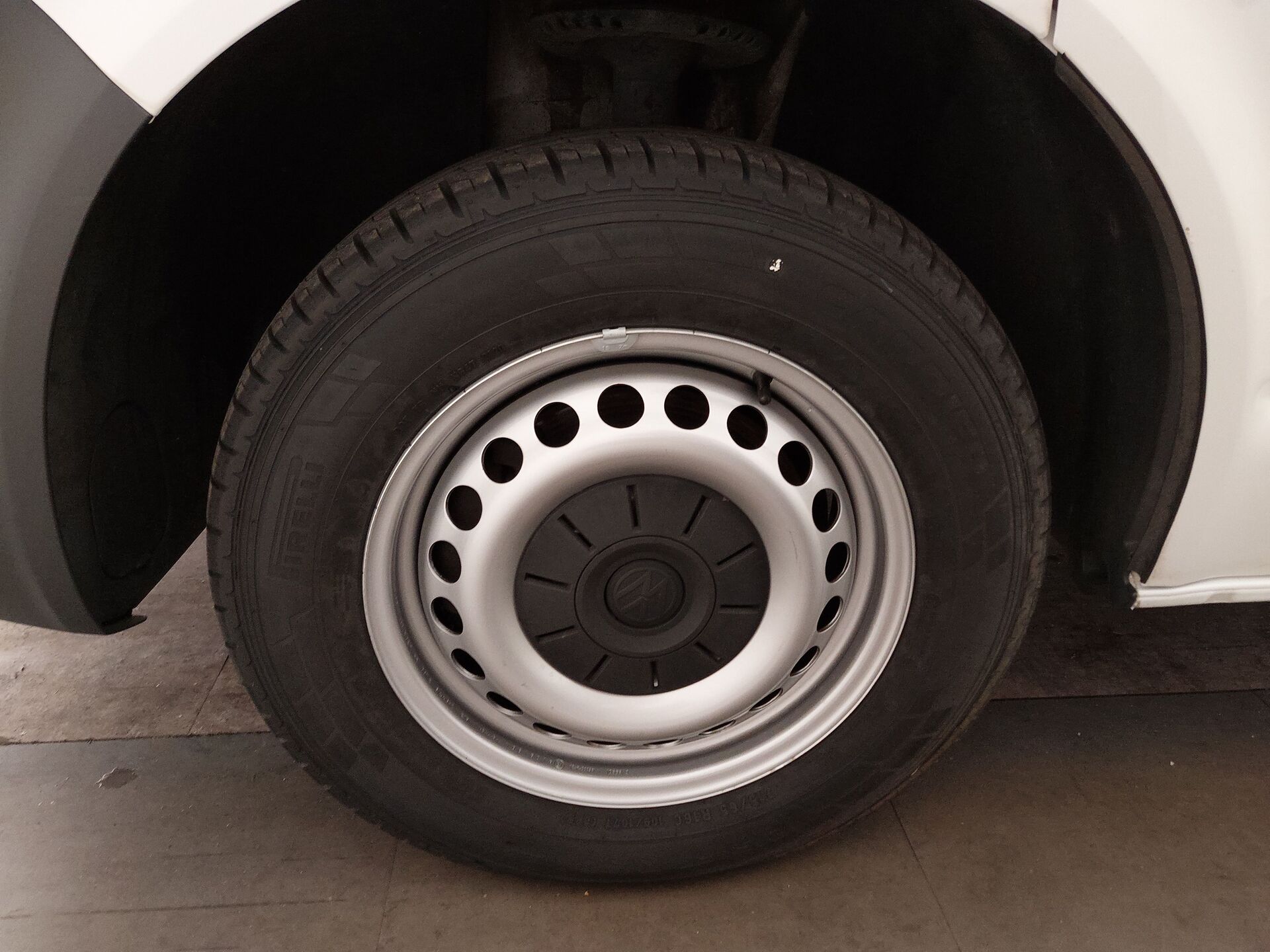 Volkswagen T6 Transporter NAVI KLIMAAUT SHZ PDC AHK 7