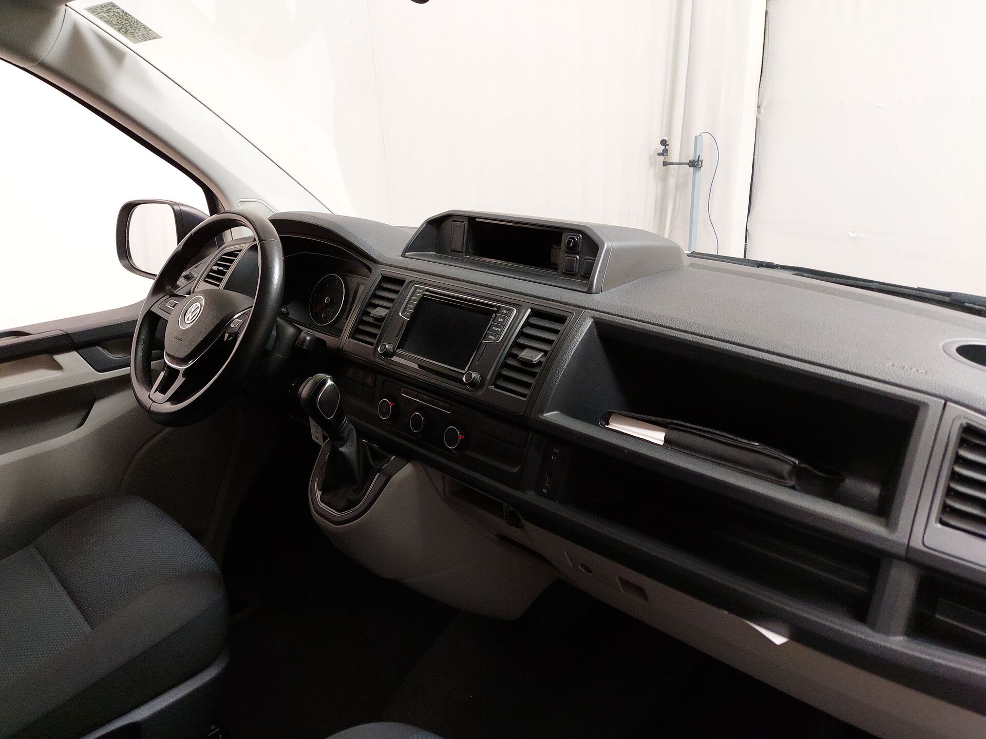 Volkswagen T6 Transporter NAVI KLIMAAUT SHZ PDC AHK 12