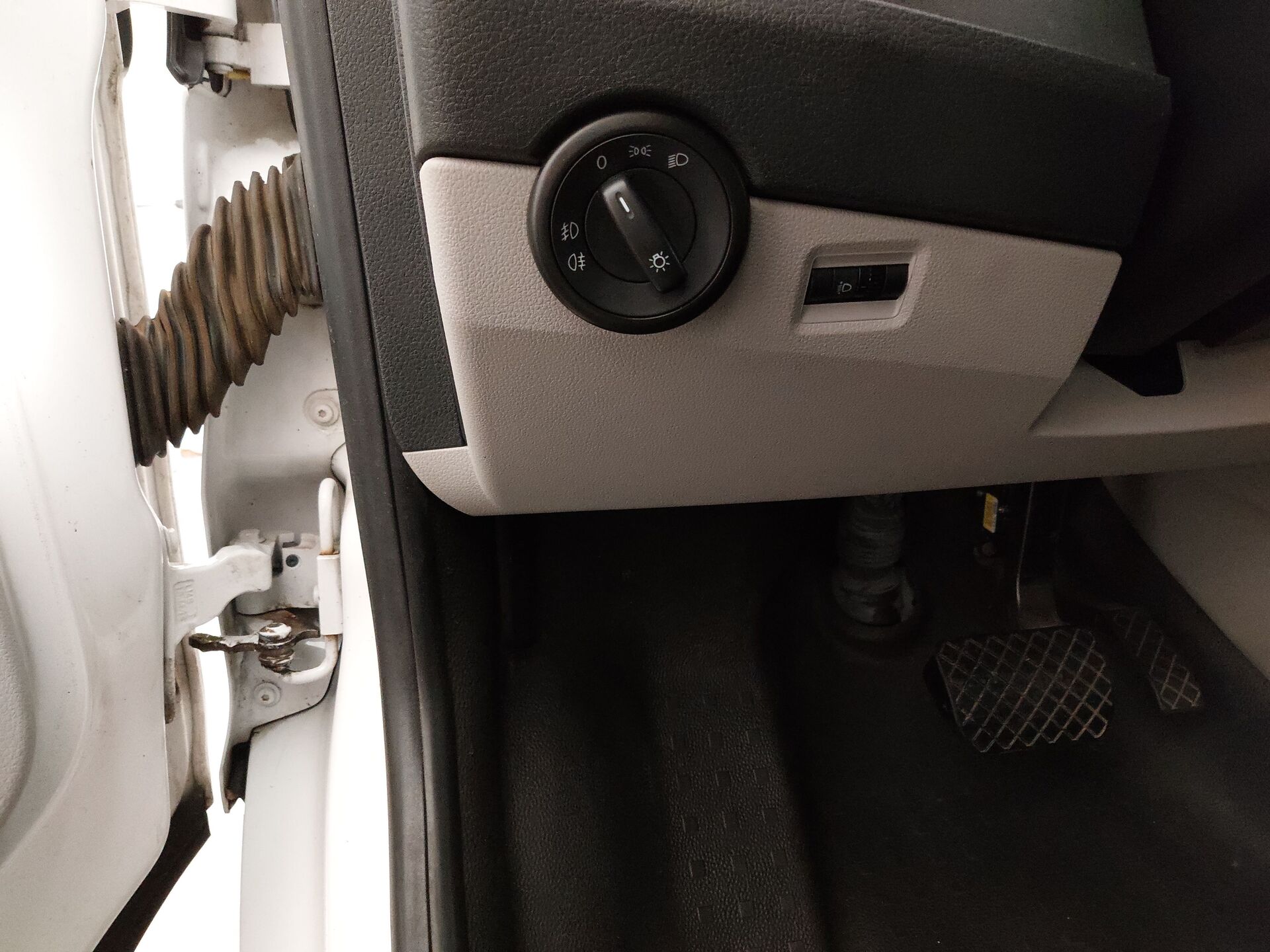 Volkswagen T6 Transporter NAVI KLIMAAUT SHZ PDC AHK 9