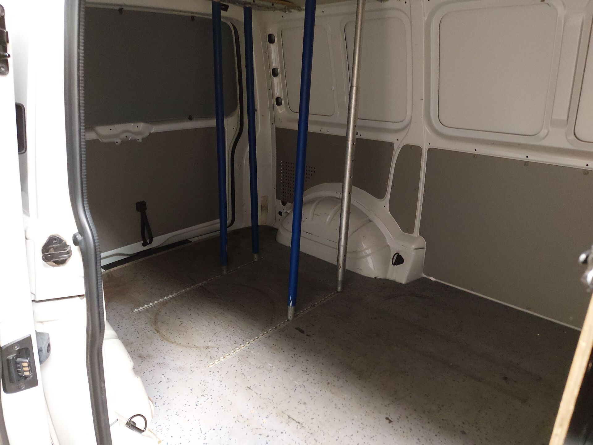 Volkswagen T6 Transporter NAVI KLIMAAUT SHZ PDC AHK 13