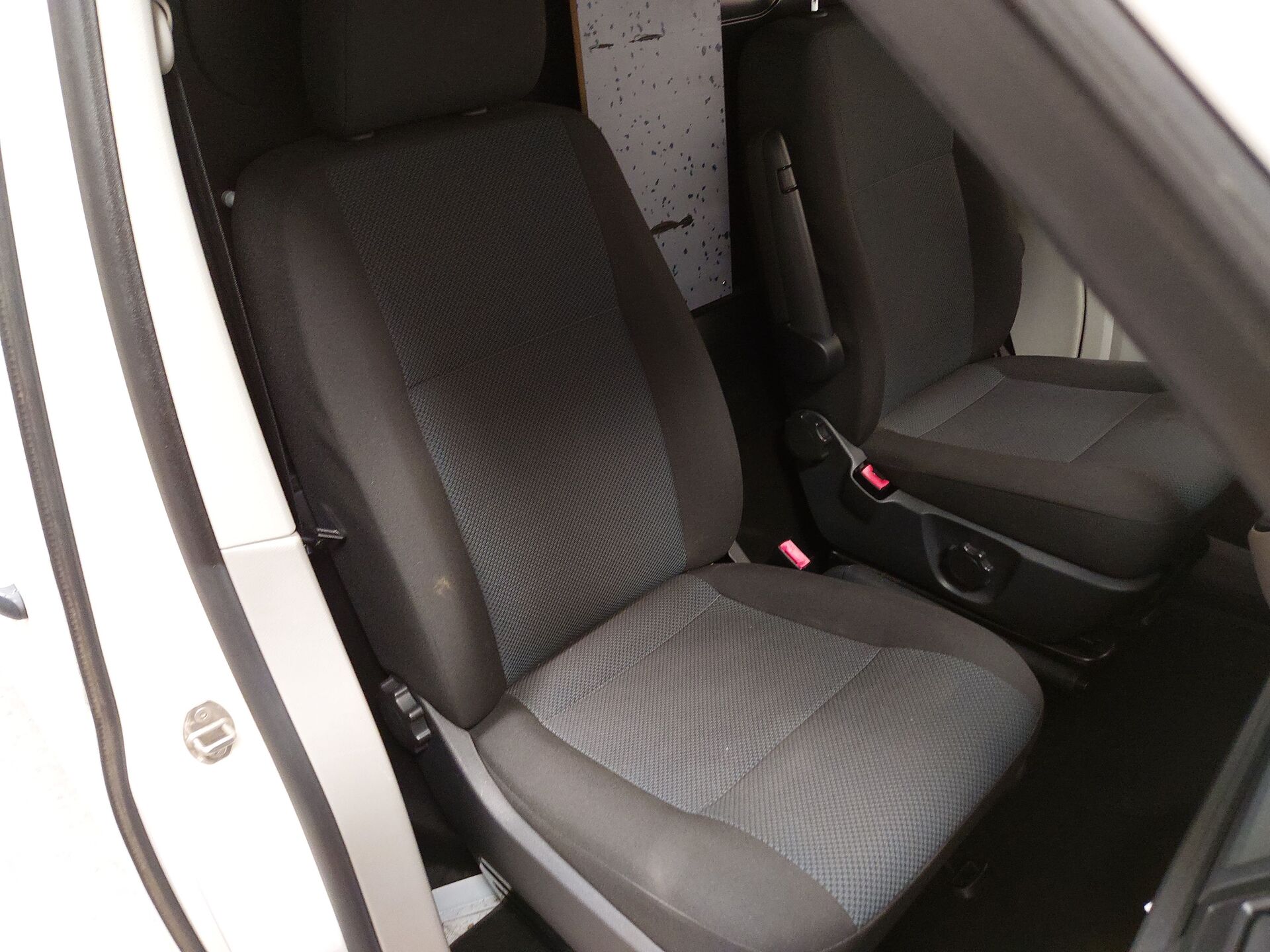 Volkswagen T6 Transporter NAVI KLIMAAUT SHZ PDC AHK 11