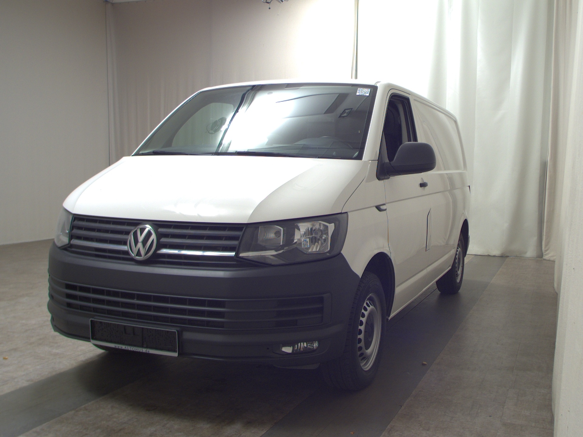 Volkswagen T6 Transporter NAVI KLIMAAUT SHZ PDC AHK 2