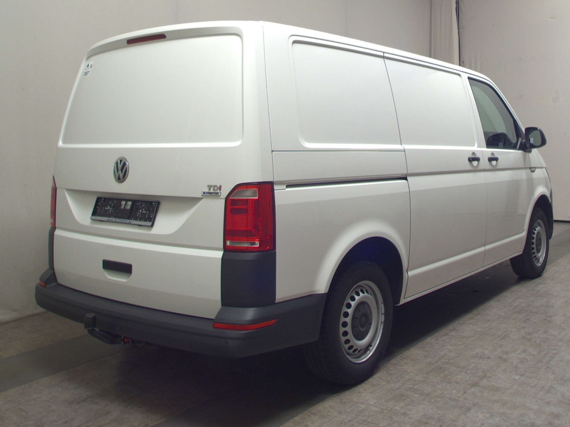 Volkswagen T6 Transporter NAVI KLIMAAUT SHZ PDC AHK 4