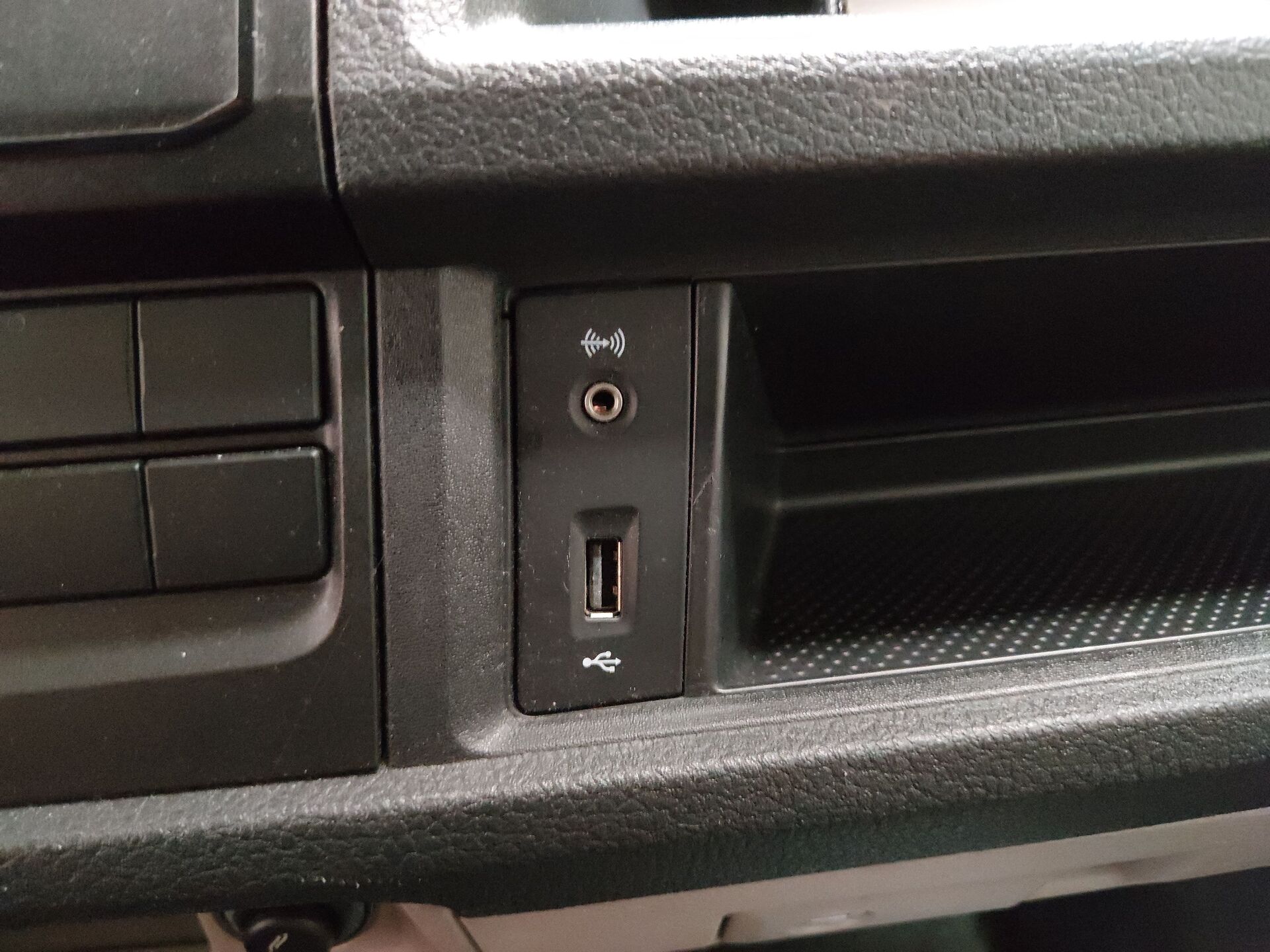 Volkswagen T6 Transporter NAVI KLIMAAUT SHZ PDC AHK 20