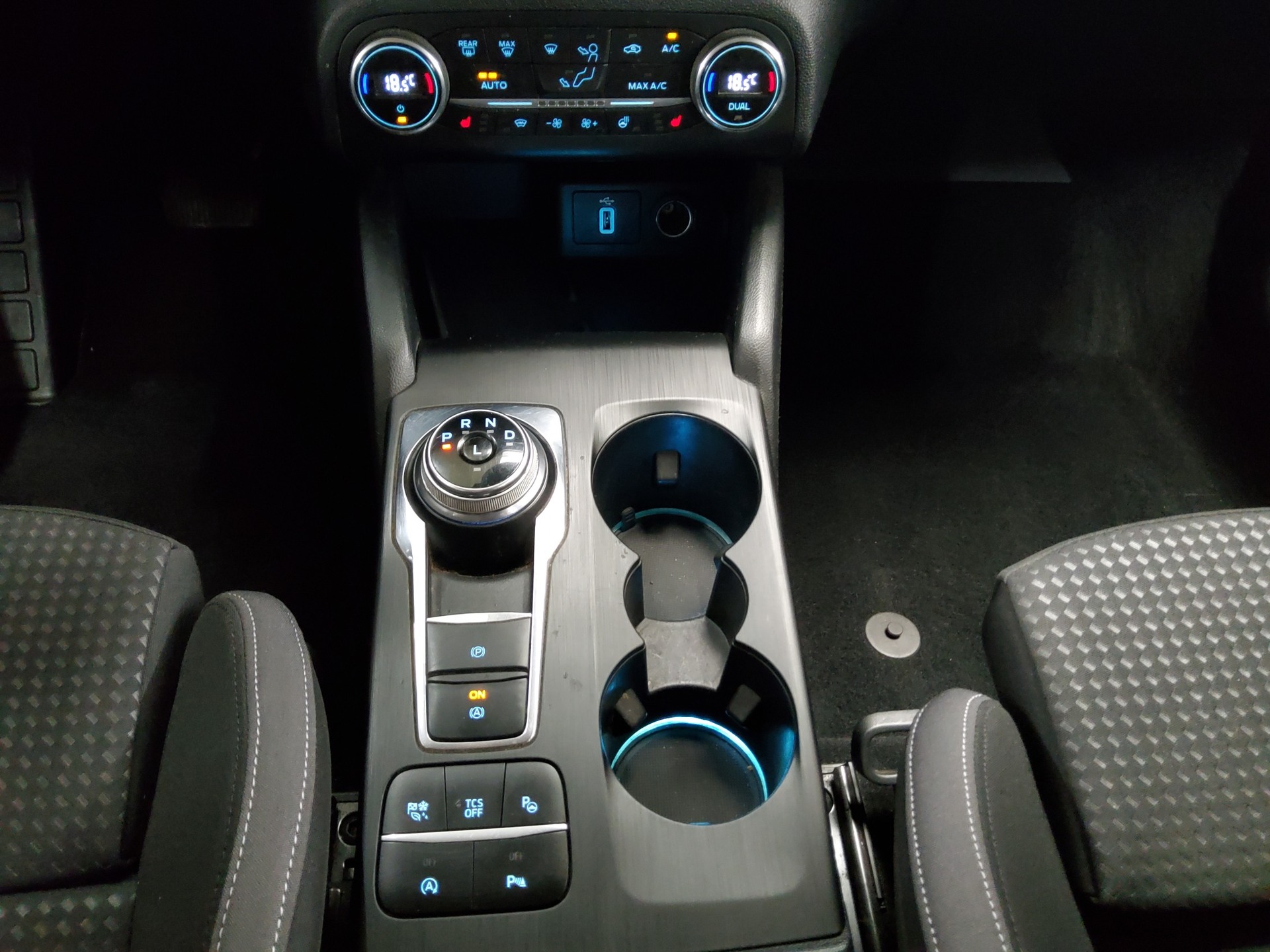 Ford Focus Turnier 1.5 EB Cool&Connect Navi LED RFK ACC SHZ 6