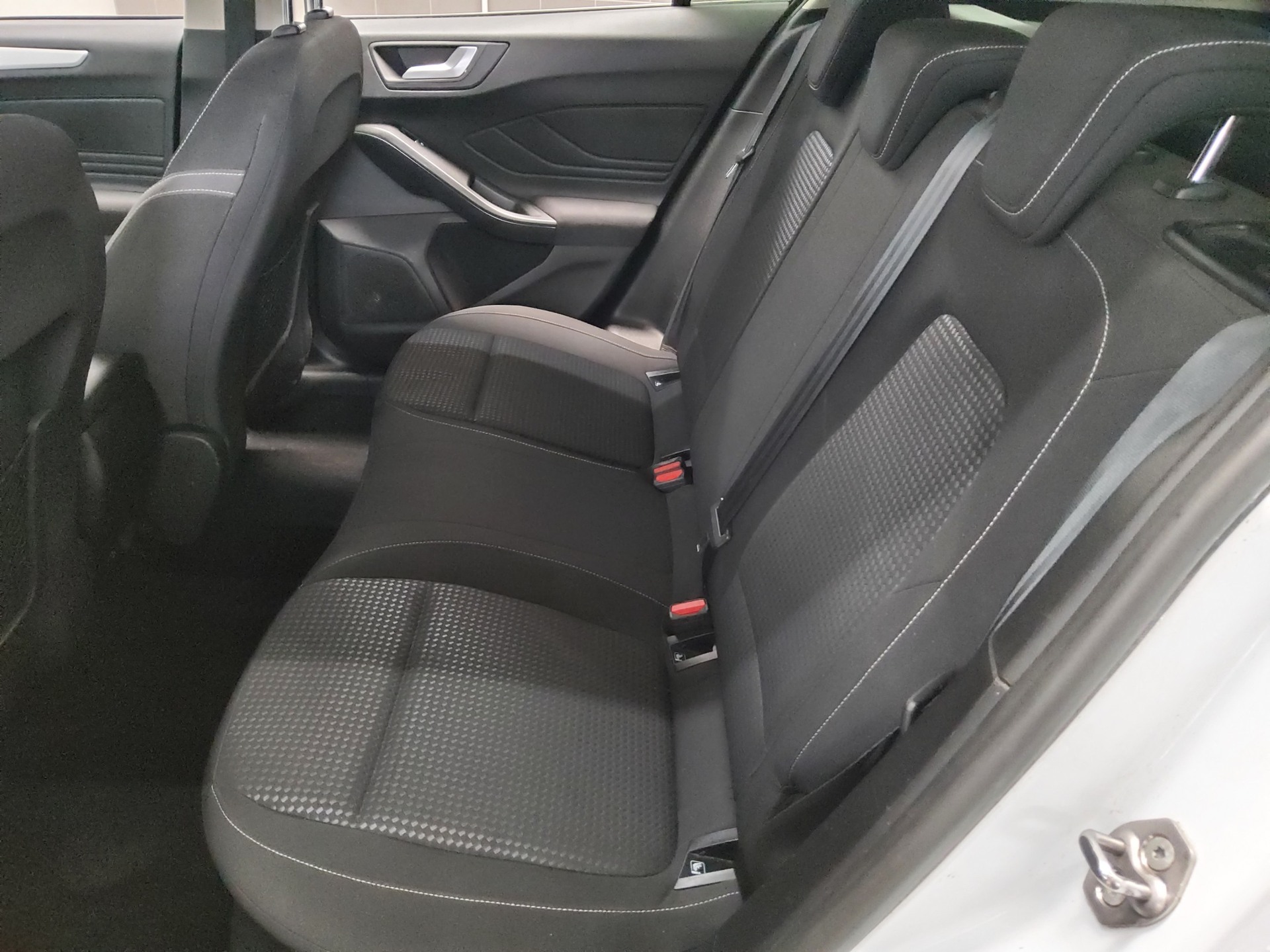 Ford Focus Turnier 1.5 EB Cool&Connect Navi LED RFK ACC SHZ 13