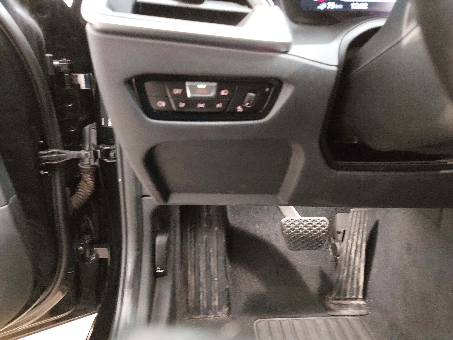 BMW 320 Touring Navi LED LC-Pro ACC PDC 13